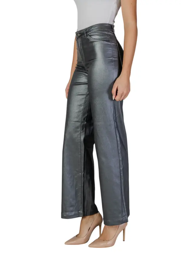 Jacqueline de Yong Hlače Jacqueline De Yong