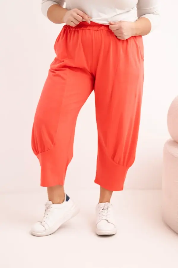 Kesi Włoski Hlače Kesi Plus Size z nizkim pasom, koralne barve