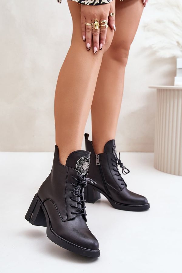 Kesi Insulated ankle boots on a chunky heel natural leather black vinceza