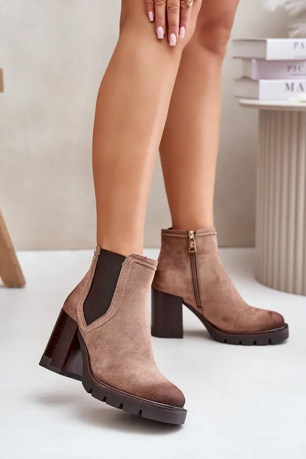 VINCEZA Insulated women's ankle boots with heels made of eco suede Vinceza beige