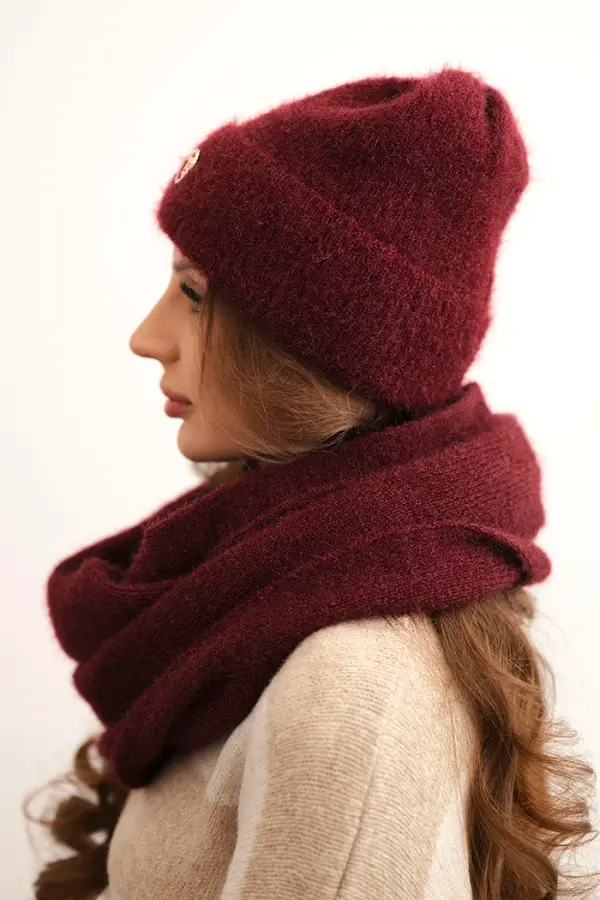 Polski Kesi Ladies' set with a hat and a scarf made of soft knit burgundy