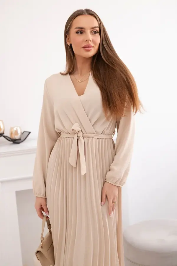 Kesi Włoski Kesi Włoski Dress tied with a pleated hem beige