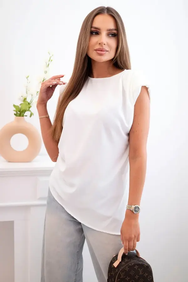 Kesi Włoski Kesi Włoski Elegant women's blouse with ruffles and asymmetrical cut ecru