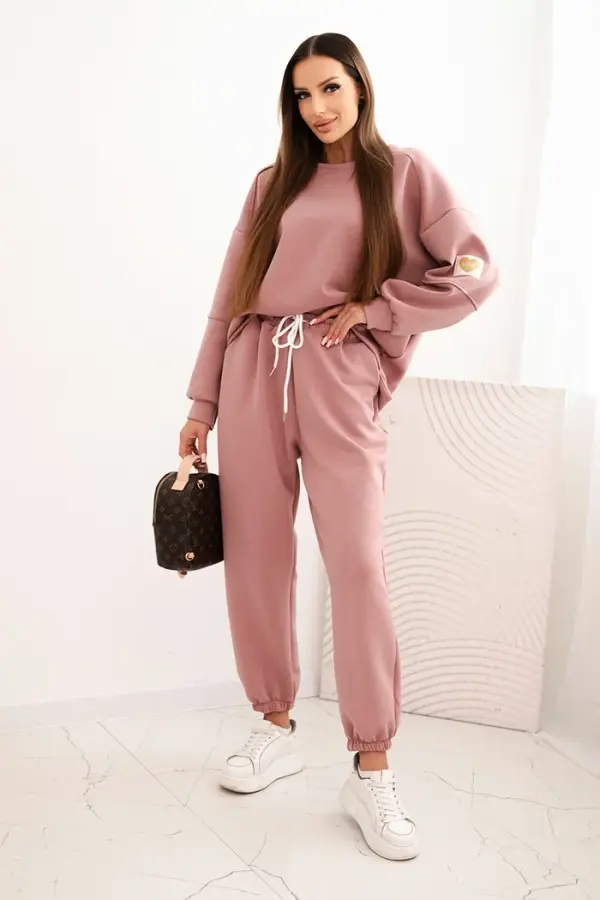 Kesi Włoski Kesi Włoski Ladies' butter set with a loose sweatshirt and pants with the inscription LOVE khaki