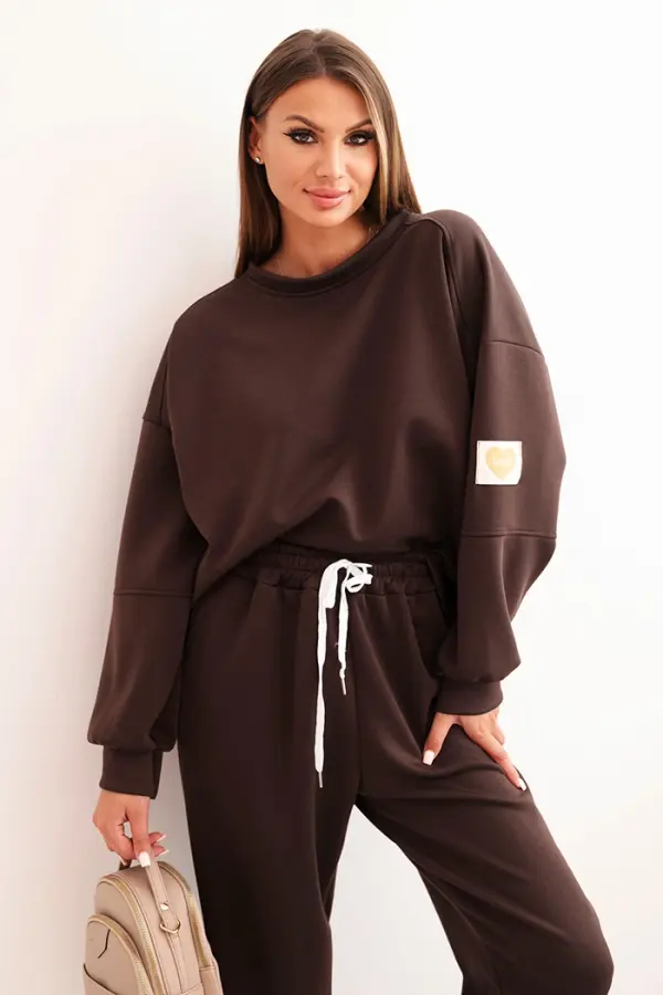 Kesi Włoski Kesi Włoski Ladies' set with a loose sweatshirt and pants with the inscription LOVE brown