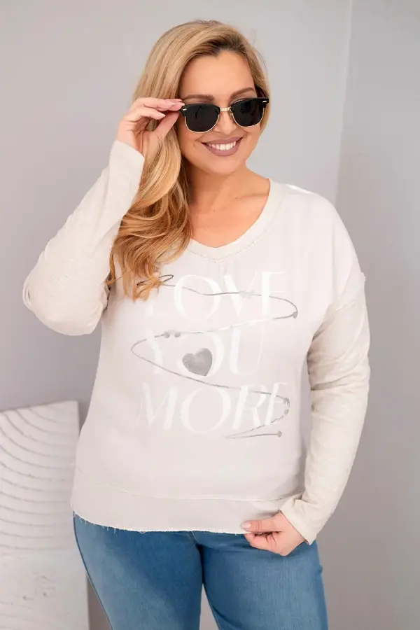 Kesi Włoski Kesi Włoski Plus Size women's blouse distressed with the inscription Love You More beige