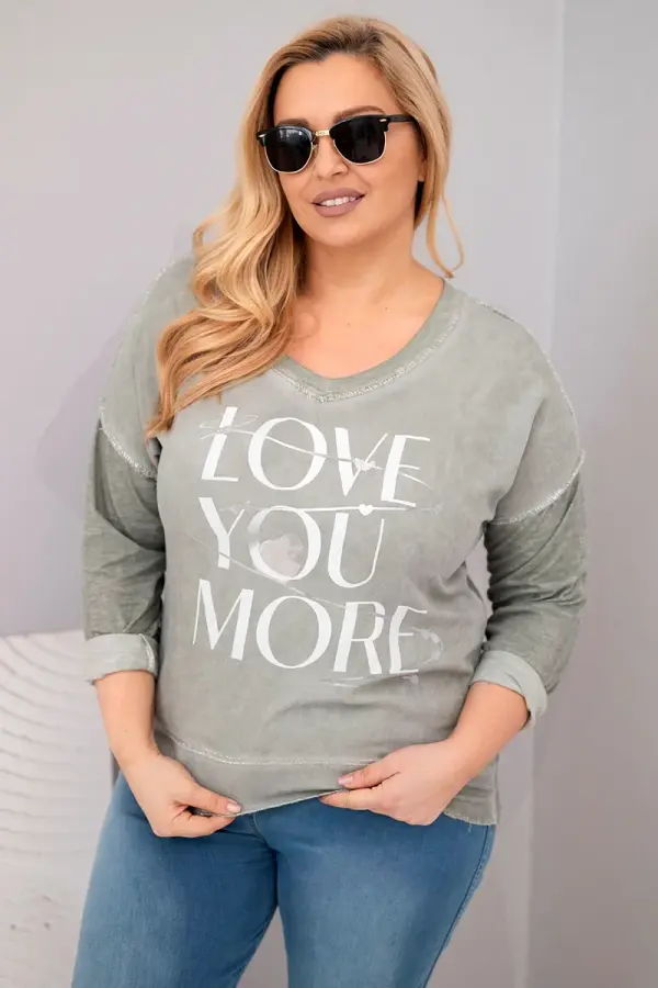Kesi Włoski Kesi Włoski Plus Size women's blouse distressed with the inscription Love You More khaki