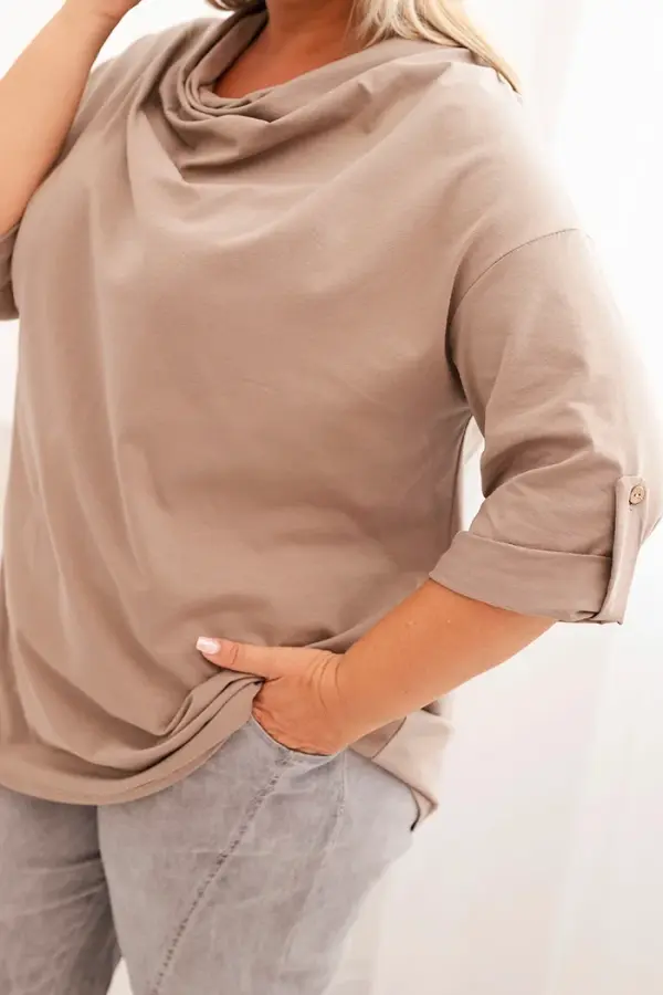 Kesi Włoski Kesi Włoski Plus Size women's blouse with cotton in a loose fit with a water neckline fango