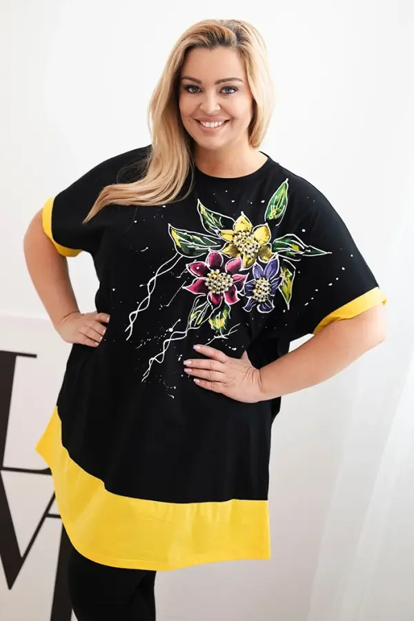 Kesi Włoski Kesi Włoski Plus Size women's tunic with floral pattern and decorative pearls yellow