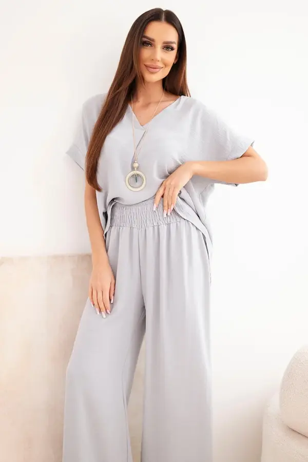 Kesi Włoski Kesi Włoski Set with necklace blouse + pants grey