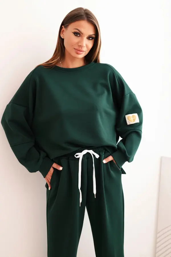 Kesi Włoski Kesi Włoski Women's set with a loose sweatshirt and pants with the word LOVE dark green