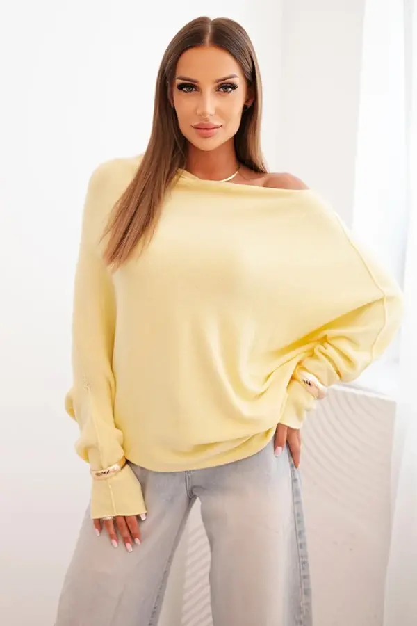 Kesi Włoski Kesi Włoski Women's asymmetric batwing viscose sweater yellow