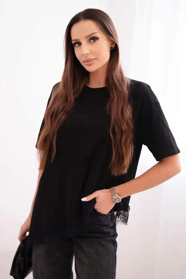 Kesi Włoski Kesi Włoski Women's asymmetrical cotton blouse with lace at the bottom black