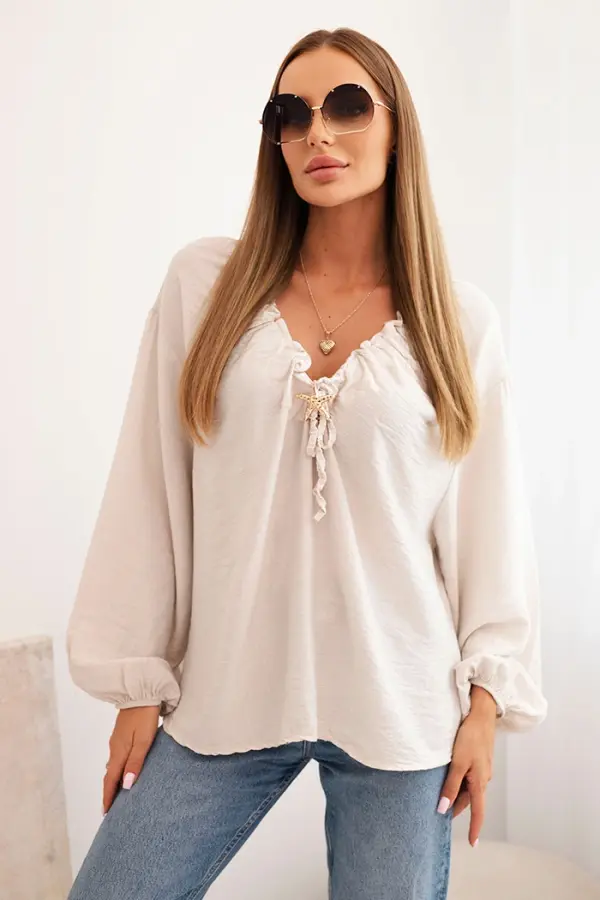 Kesi Włoski Kesi Włoski Women's blouse with viscose, gathered neckline and embellishment beige