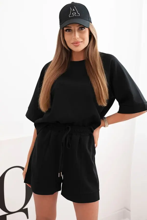 Kesi Włoski Kesi Włoski Women's butter set with a short-sleeved blouse and shorts with an elastic band black