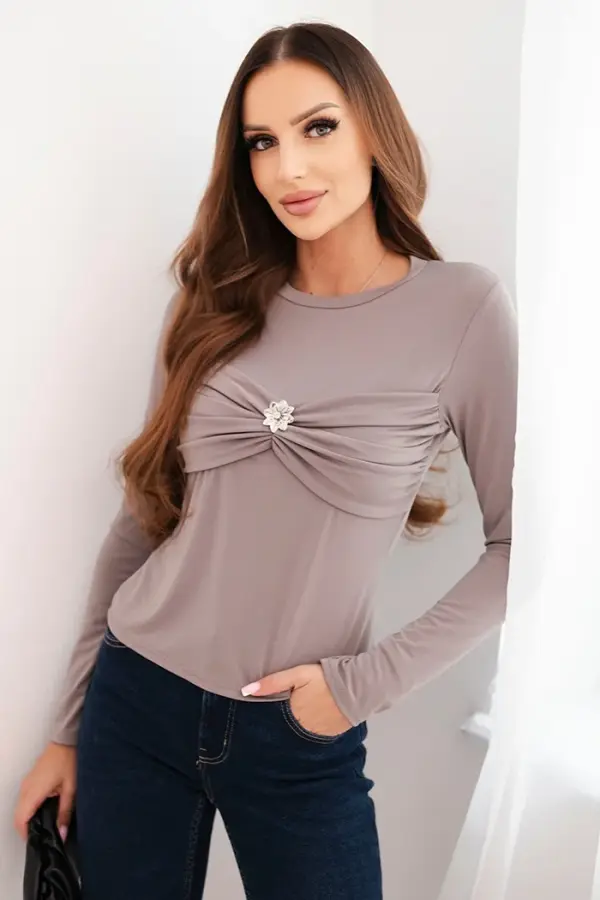 Kesi Włoski Kesi Włoski Women's fitted viscose blouse with draping and brooch fango