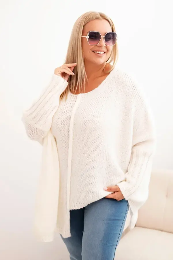 Kesi Włoski Kesi Włoski Women's Plus Size sweater with acrylic, loose fit and 3/4 sleeves ecru
