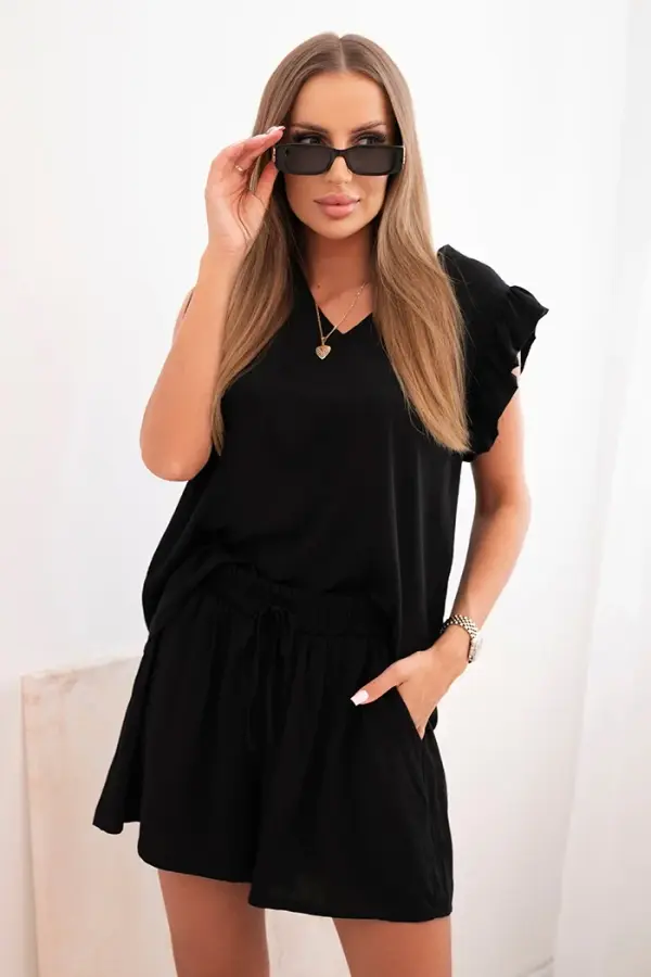 Kesi Włoski Kesi Włoski Women's set made of viscose, blouse with ruffles and short shorts black
