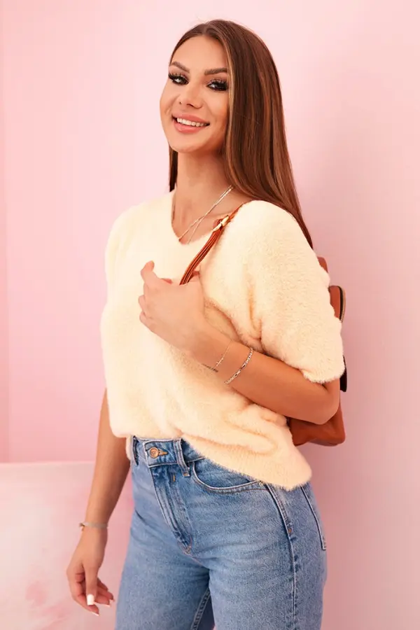 Kesi Włoski Kesi Włoski Women's sweater made of soft fleece with a V-neck short sleeves peach