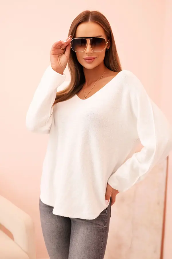 Kesi Włoski Kesi Włoski Women's sweater with viscose and V-neck white