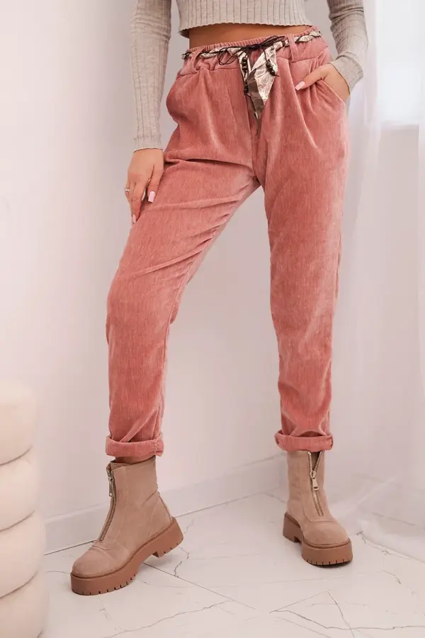 Kesi Włoski Kesi Włoski Women's viscose pants with a scarf belt dark pink