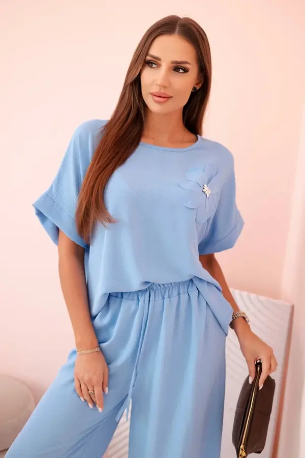 Kesi Włoski Kesi Włoski Women's viscose set with decorative flower and wide trousers - blue
