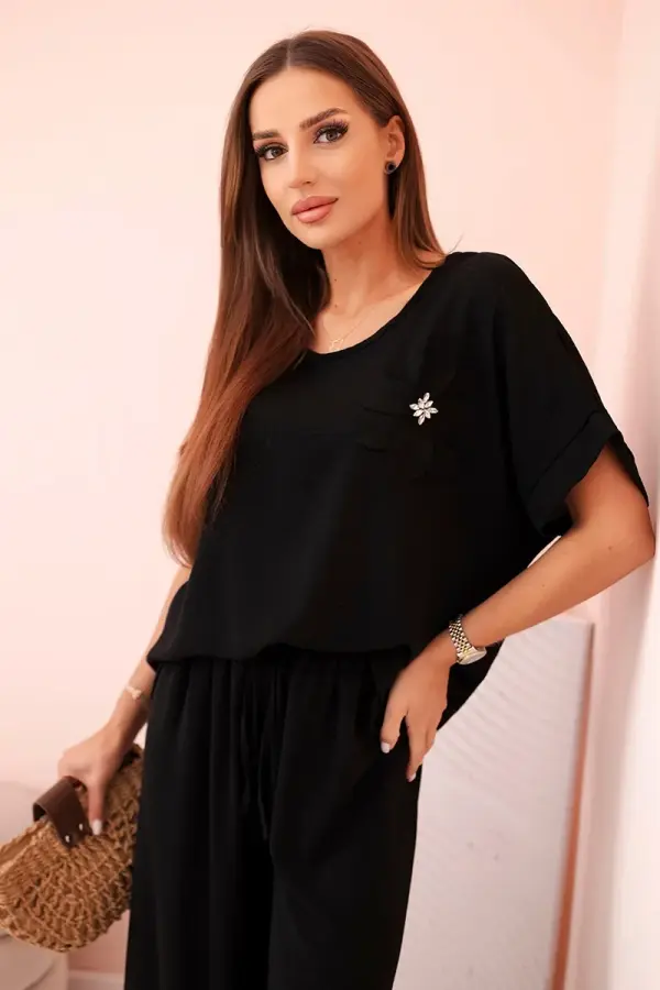 Kesi Włoski Kesi Włoski Women's viscose set with decorative flower and wide trousers - fuchsia black