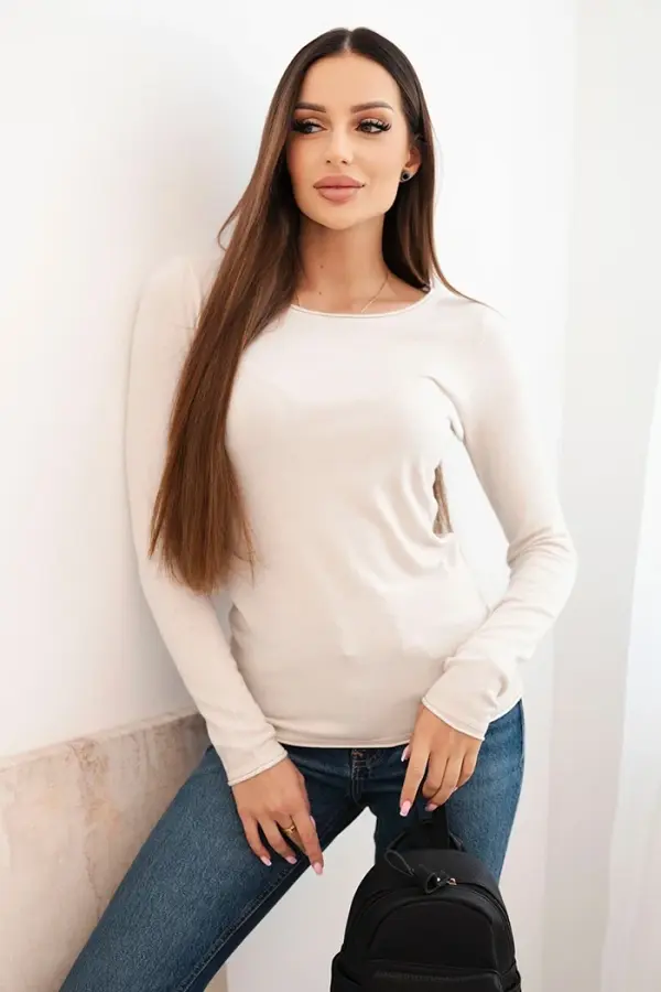 Kesi Włoski Kesi Włoski Women's viscose sweater with a round neckline and fitted shape beige