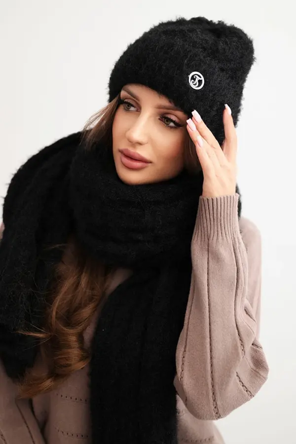 Polski Kesi Women's set hat and scarf with ribbed texture and decoration black