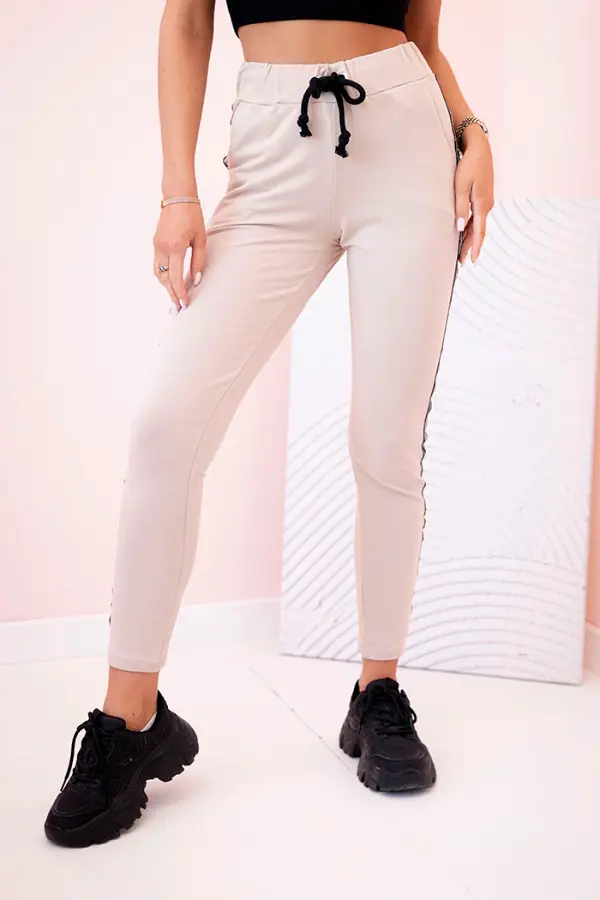 Kesi Kesi Women's sweatpants with side stripes and drawstring waist beige
