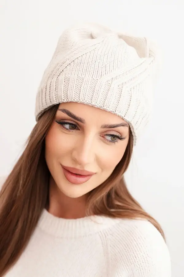 Kesi Kesi Women's winter cap with wool and stud embellishment K480 beige