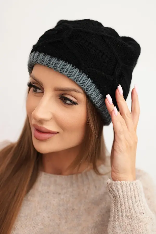 Kesi Kesi Women's winter hat made of wool with a braided pattern K443 black + gray