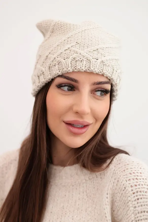 Kesi Kesi Women's winter hat with decorative knit and classic design K372 beige