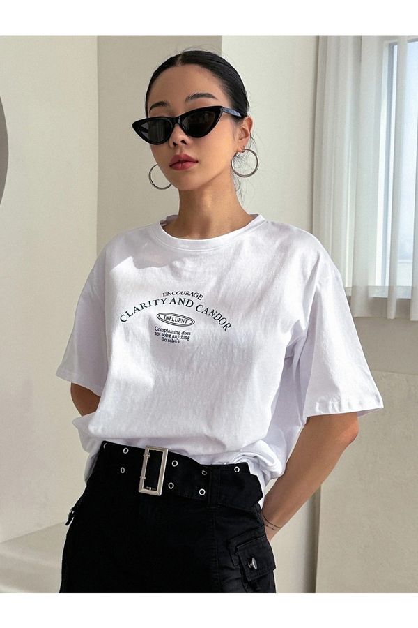 Know Know Women's White Clarity And Candor Oversized T-shirt with Print