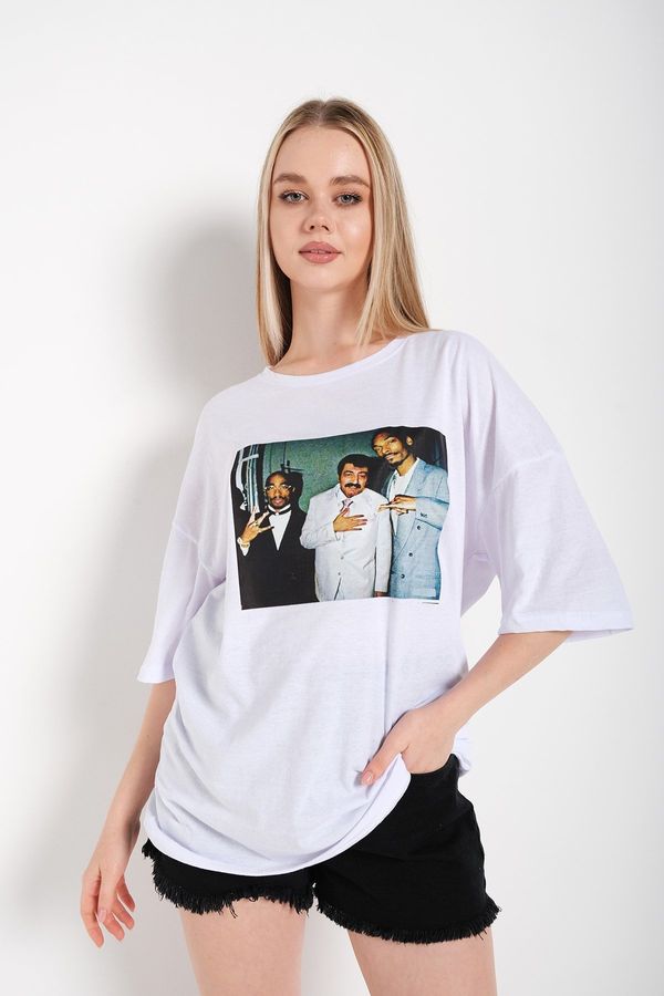 Know Know Women's White Muslim Gürses Printed Tshirt