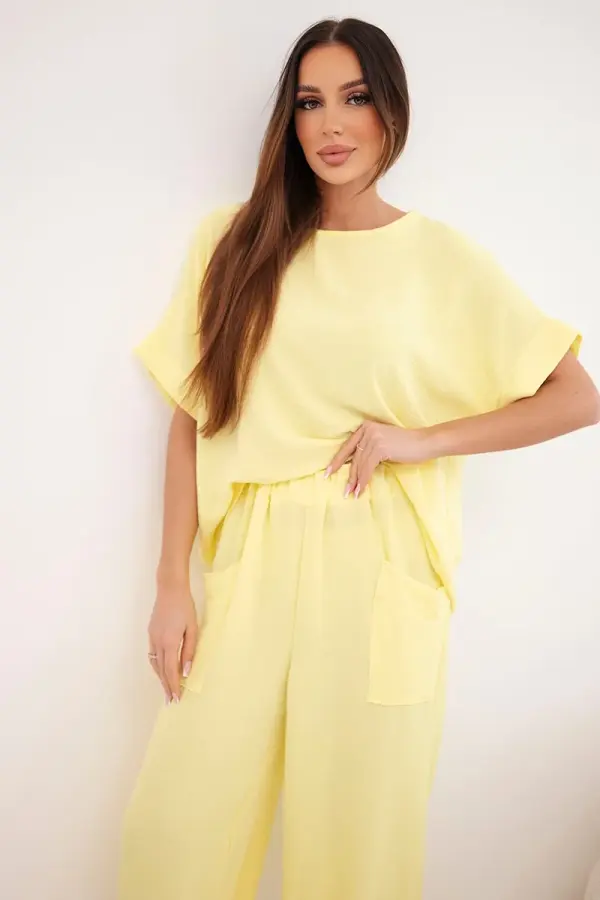 Kesi Włoski Komplet Kesi iz viskozne bluze in hlač rumene barve