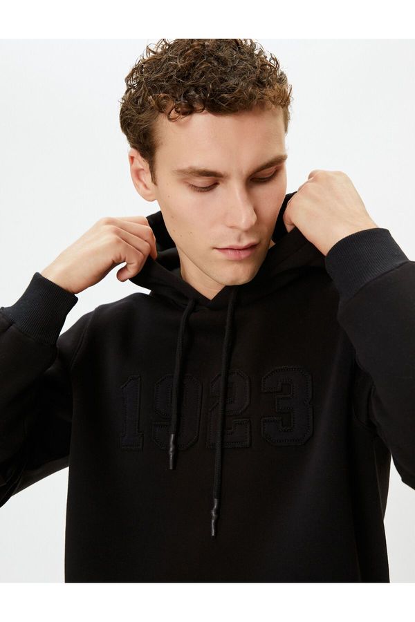 Koton Koton Cumhuriyet Embroidered Kangaroo Pocket Hooded Sweatshirt Special for 100th Anniversary