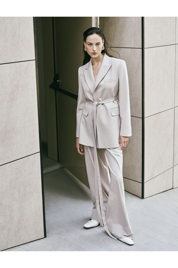 Koton Koton High Waist Wide Leg Fabric Trousers with Pockets and Pleat Detail