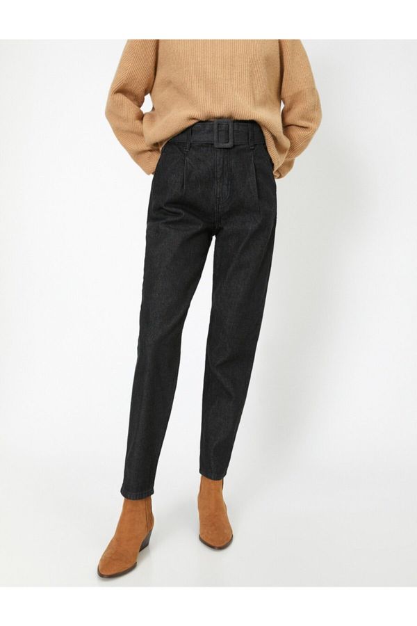 Koton Koton hlače - črne - cigaretne hlače