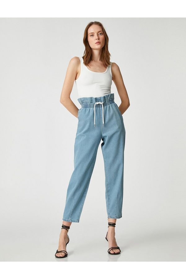 Koton Koton Jeans z elastičnim pasom imajo sproščeno prileganje - Baggy Jeans.