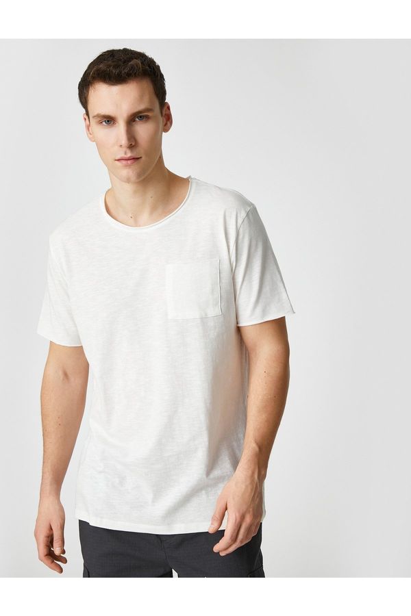 Koton Koton osnovna majica z žepnimi detajli, kratkimi rokavi, vitkim prileganjem.