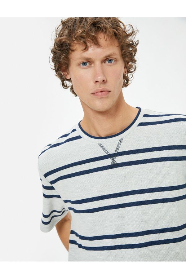 Koton Koton Short Sleeve T-Shirt Crew Neck Stitching Detailed Cotton Blend