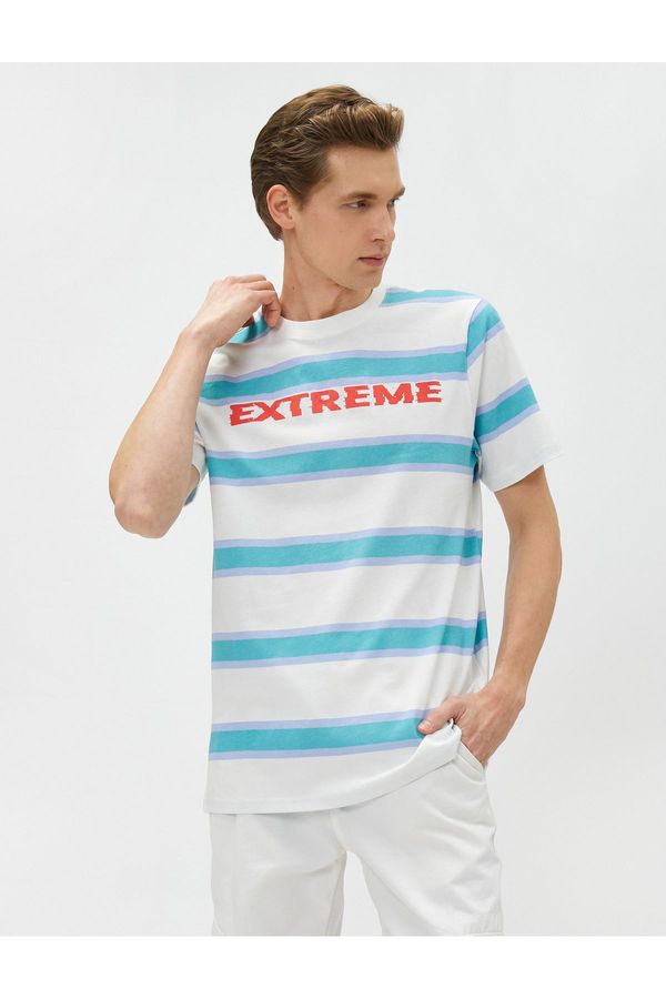 Koton Koton Slogan Potiskana majica Posadka Vrat Bombaž s kratkimi rokavi