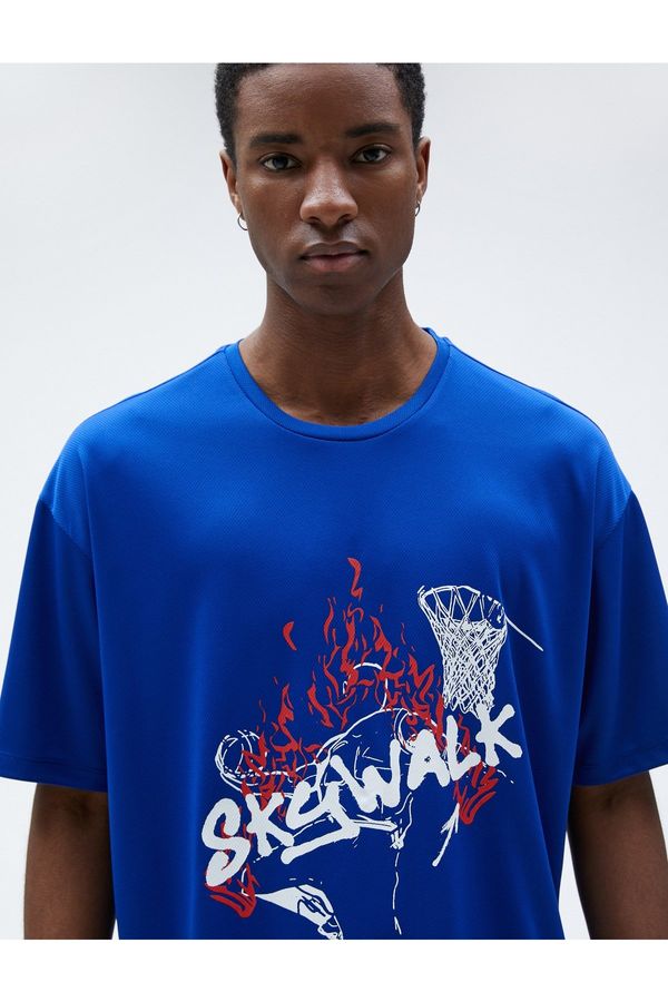 Koton Koton športna oblačila Prevelika majica s kratkimi rokavi s košarkarskim tiskom