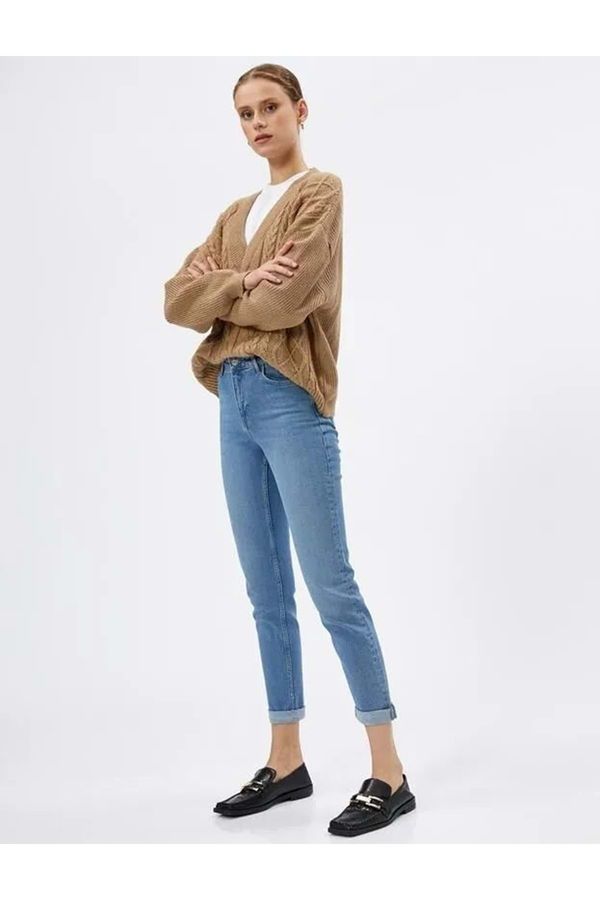 Koton Koton ženska oblačila. Jeans hlače srednje indigo.