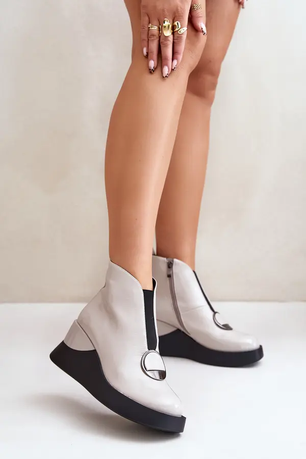 S. BARSKI Lacquered wedge ankle boots insulated with D&A light grey