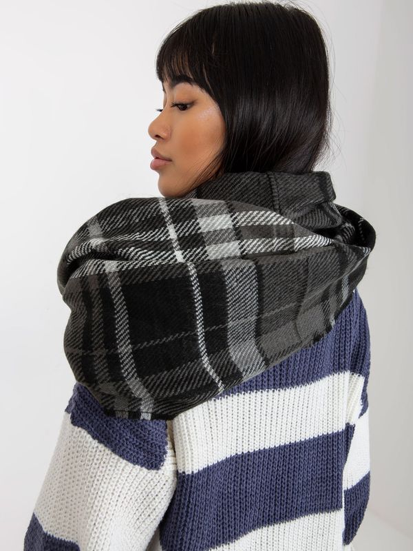 Fashionhunters Lady's black-and-white plaid winter scarf