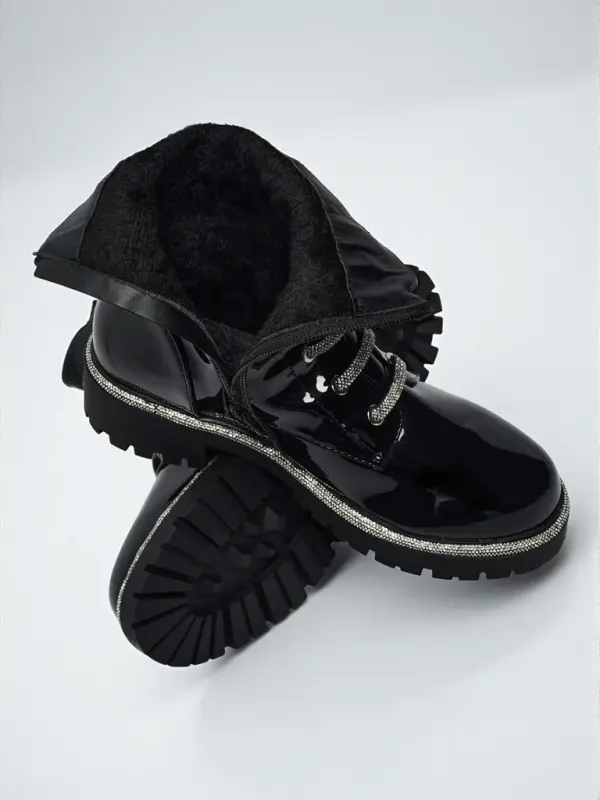 Resti Lakirani gležnjarji z vezalkami