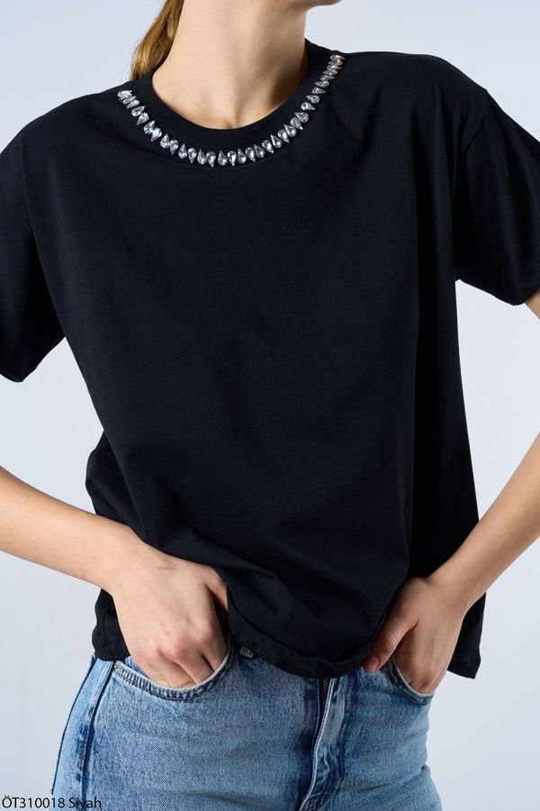 Laluvia Laluvia Black 100% Cotton Collar Stone Detailed T-shirt