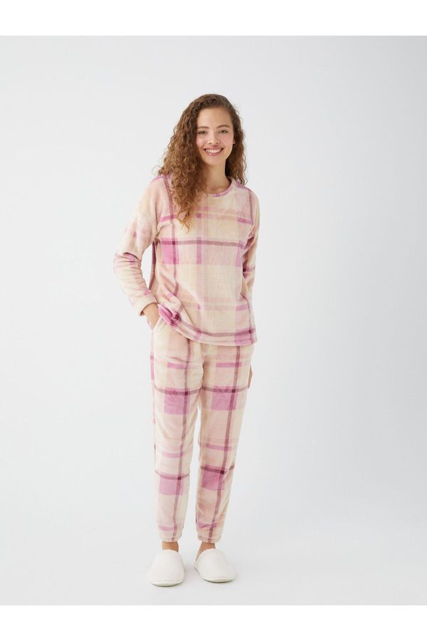 LC Waikiki LC Waikiki Crew Neck Plaid Long Sleeve Women's Pajama Set